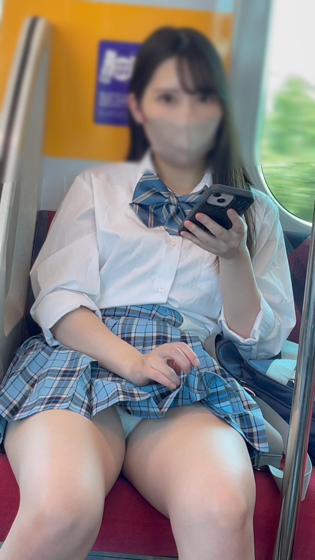 JK盗撮日記223　ソロとしては、1年ぶりの登場！！あのにこにこ笑顔が可愛い激カワ美脚JKを電車内で盗撮【完全主観30分超撮影】