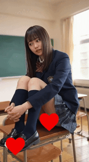 【動画】教室パンチラ