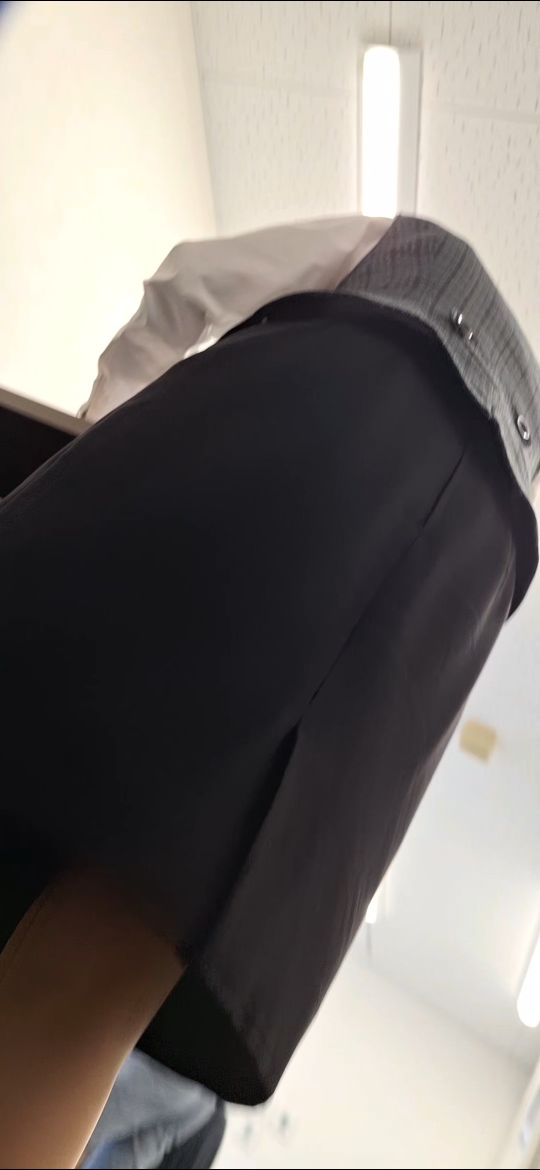 大人な事務員さんのPチラ vol.1　細身で小さいお尻のおパンツ