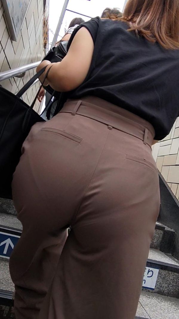 【再販】むちむちデカ尻にパンツが張り裂けちゃいそう！エロ尻から浮かぶPラインが堪らない
