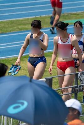 陸上競技　100ｍフィニッシュ後