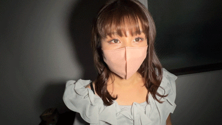 納涼会帰りのスレンダー経理OLと誰もいない会社の倉庫で秘密の動画撮影。小ぶりでかわいらしい美乳、色素の薄い乳首を撫でまわす。