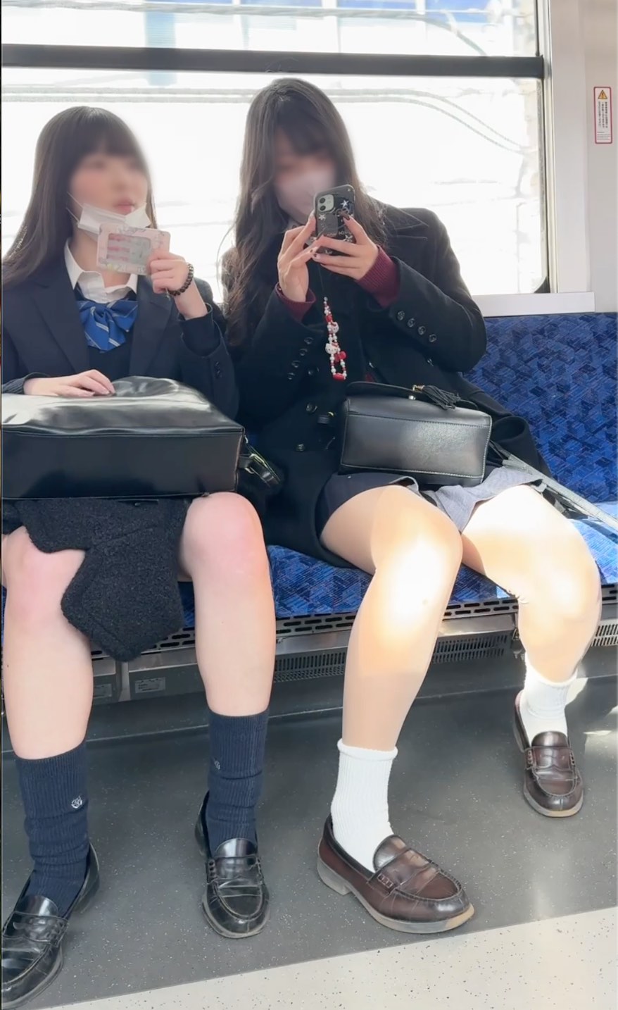 【再販】仲良し2名の制服美女の対面ミニスカ生脚&パンスト