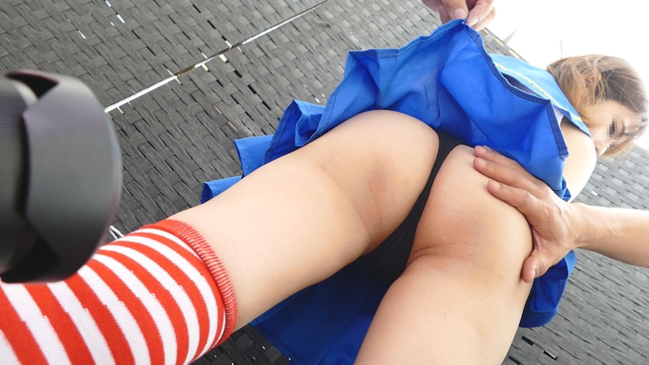 超高画質FHD動画 悪質痴●カメコグループの餌食になった哀れなコスプレイヤーNO-1　お尻突き出しお触り編