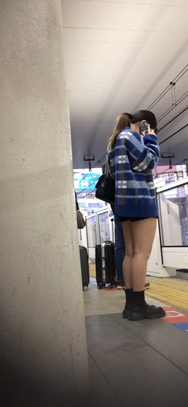 スタイル抜群のＪＤの太ももを超接写