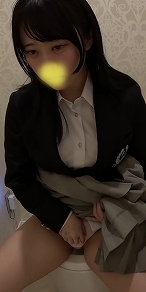 デパートのトイレでこっそりオナニーしちゃうJK197　豊満なバストとあどけないお顔のJKがエロ過ぎ痙攣イキに