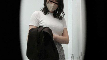 ※購入特典付き【某トレーニングジムの裏側vol.20】爆乳人妻さんの生々しいお着替え映像