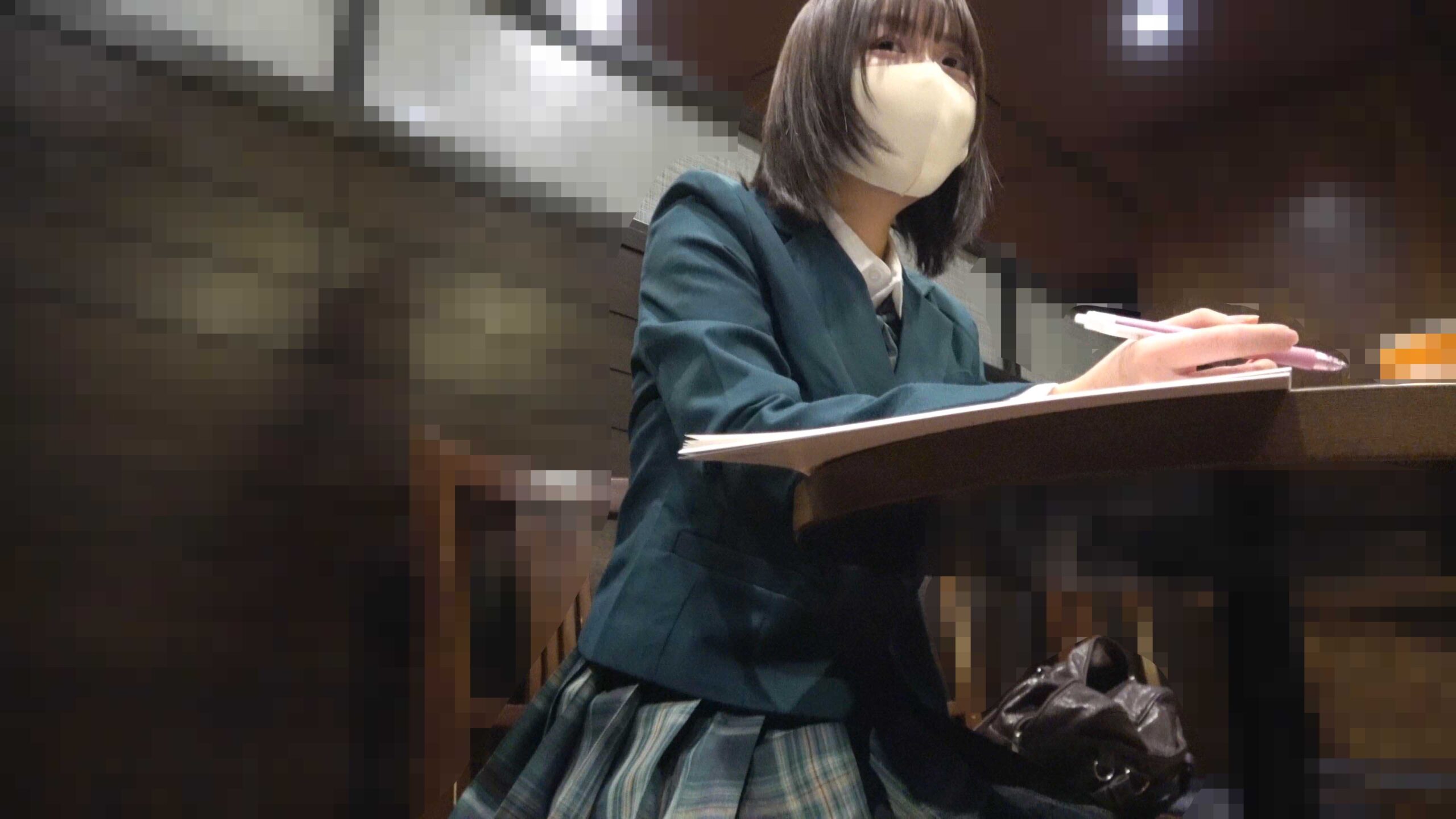 カフェで勉強する真面目な受験生　処女疑惑の美少女を大人二人がかりで朝まで中出し種付け祭り　ピース録画で完全同意