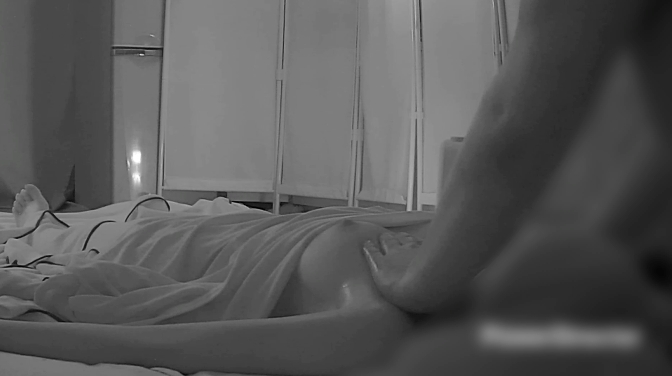 清楚すぎる美人キャリアウーマンが、こっそりイッた瞬間