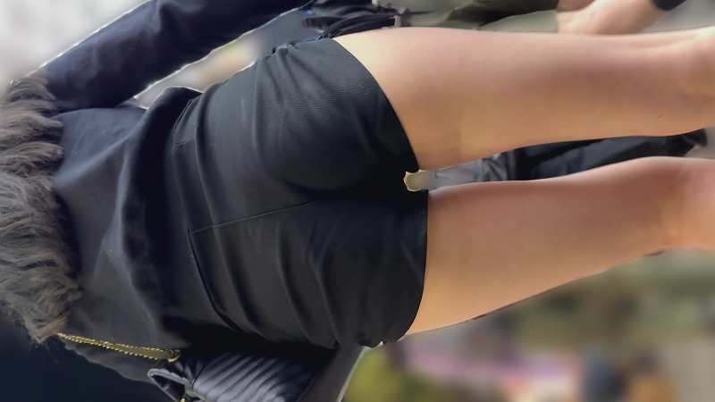 【再販】スタイル抜群！！ホットパンツから伸びるエロい足とお尻追跡(/ω＼)