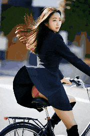 風を切って揺れる瞬間 ― 自転車パンチラコレクション