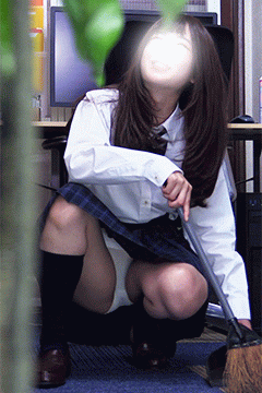 笑顔が眩しいアルバイト　ど真ん中パンティとらえました