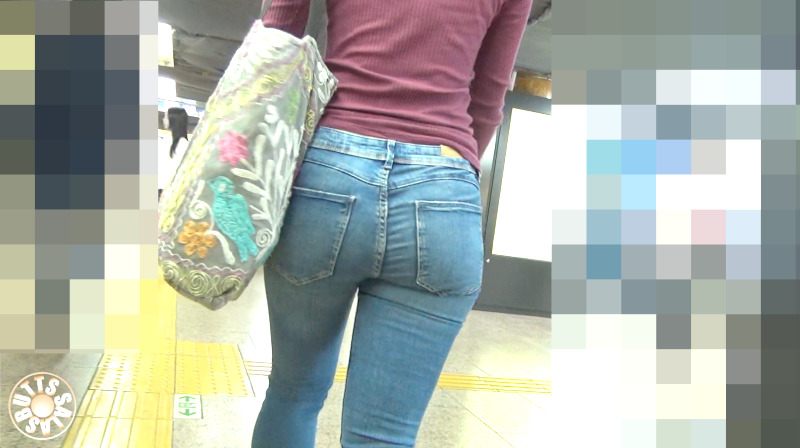 【FHD高画質】正統派ジーンズ尻 腰肉ちらり