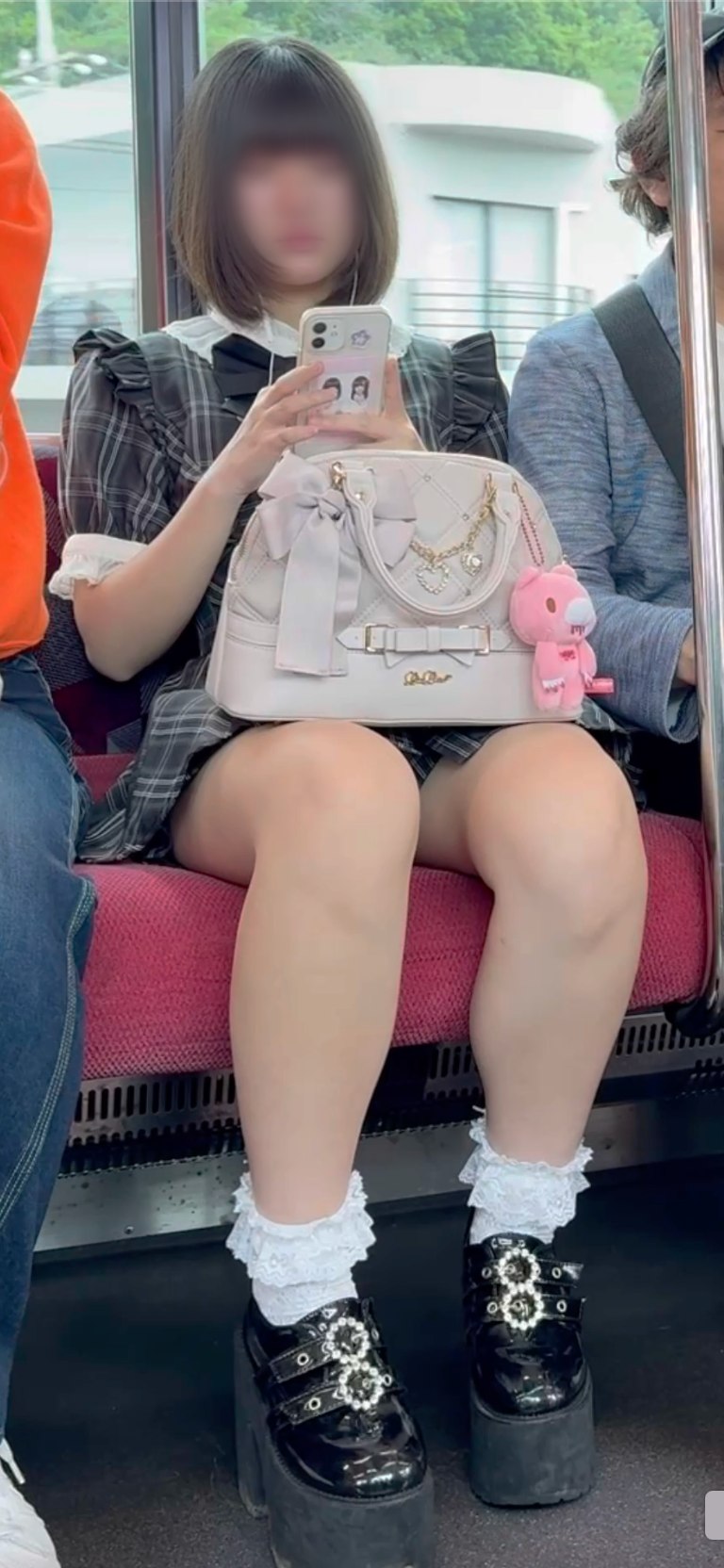 【再販】ミニスカからの立位＆対面美脚にズームイン！超絶S級美人お姉さんの生脚美脚