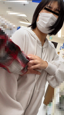 【ノーブラ揉みVOL.4】ノーブラ爆乳若妻の卑猥デカ乳輪を鷲掴み