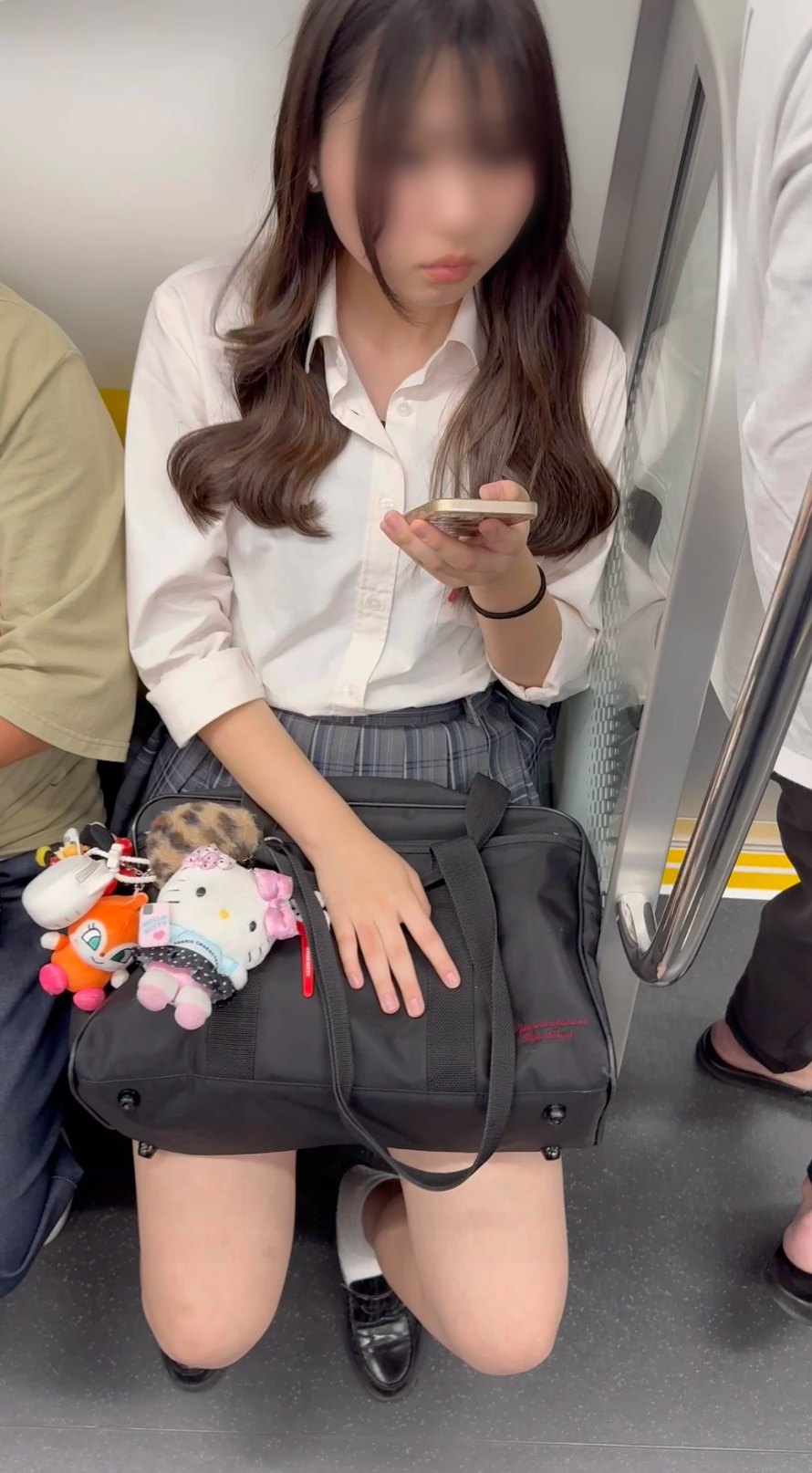 【再販】ミニスカ美女！S級制服美女のエロ過ぎる真上からのミニスカ生脚