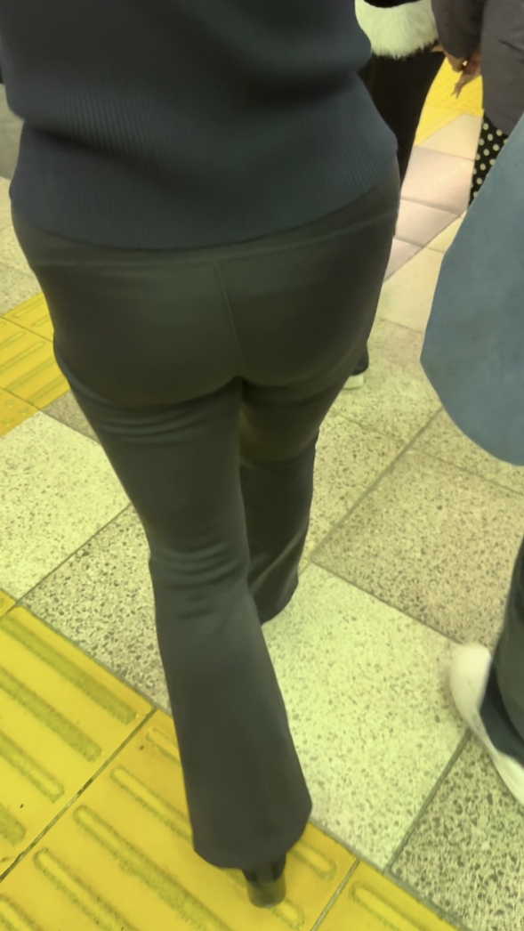 ヒップコレクションVol.29 だらしないデカ尻お姉さん３連発