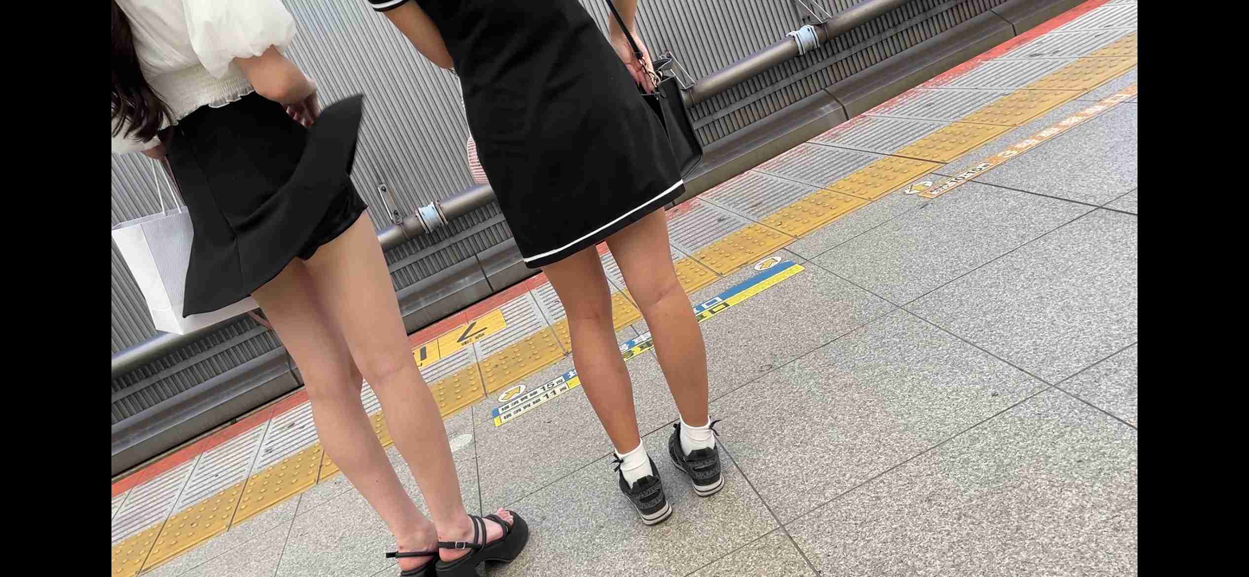 【再販】超美人女子アナ系女子大生のミニスカひらり！！