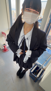 神レベルみおちゃんに身体検査後、通路でちんペロしてもらい玄関で顔射したら半泣きなりました。