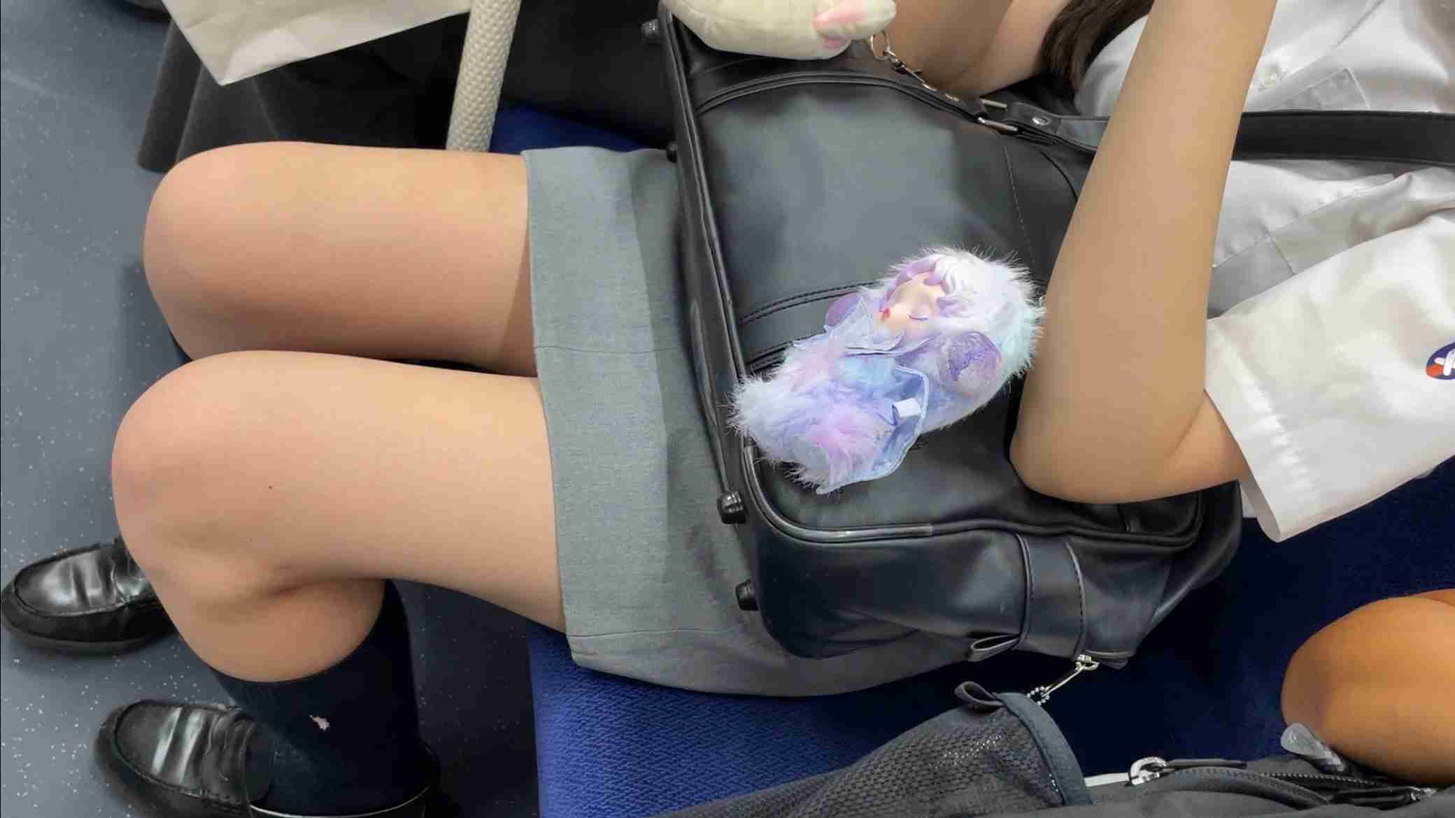 【再販】成熟した太ももがエロイ！学級委員タイプのKO女子をget！！