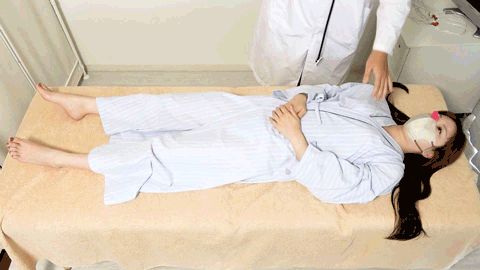 美人人妻にお触り検診！心電図検査で美乳を揉みまくり【病院/人妻/検診】