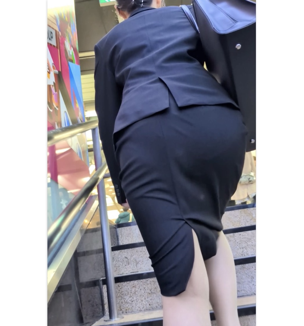 【534】抜群のスタイルとスーツの着こなしを誇るリクスーお姉さんをじっくりと！(前編)