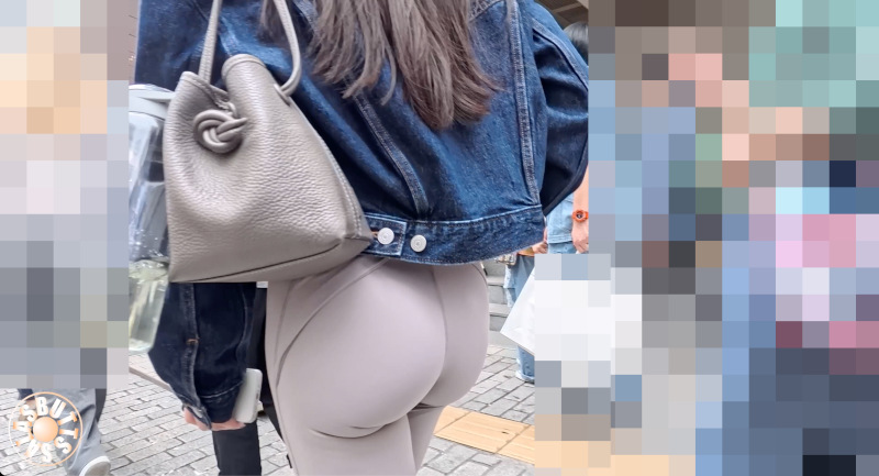 【4K高画質】ジム帰りのむっちりヨガパンギャル