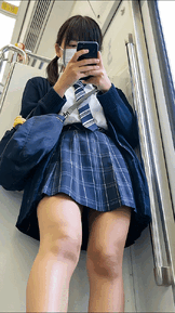 【AI創作パンチラシチュエーション Vol.1】電車内ツインテール女子【フロントパンチラ】