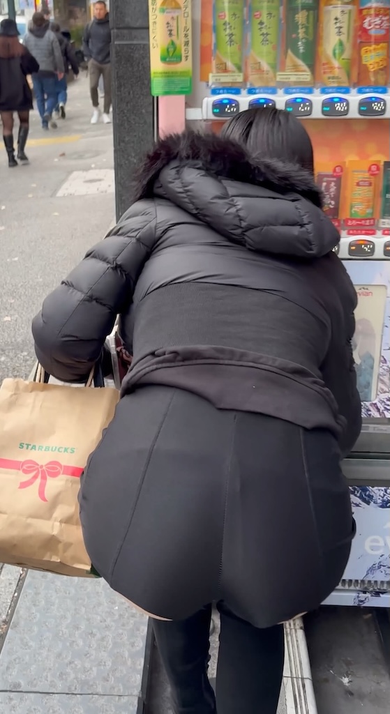 【再販】《４K・高画質》 No.1466「この尻に突っ込めるなんて夢がある！下尻ハミ出すスタイル抜群GALとラブホへ」