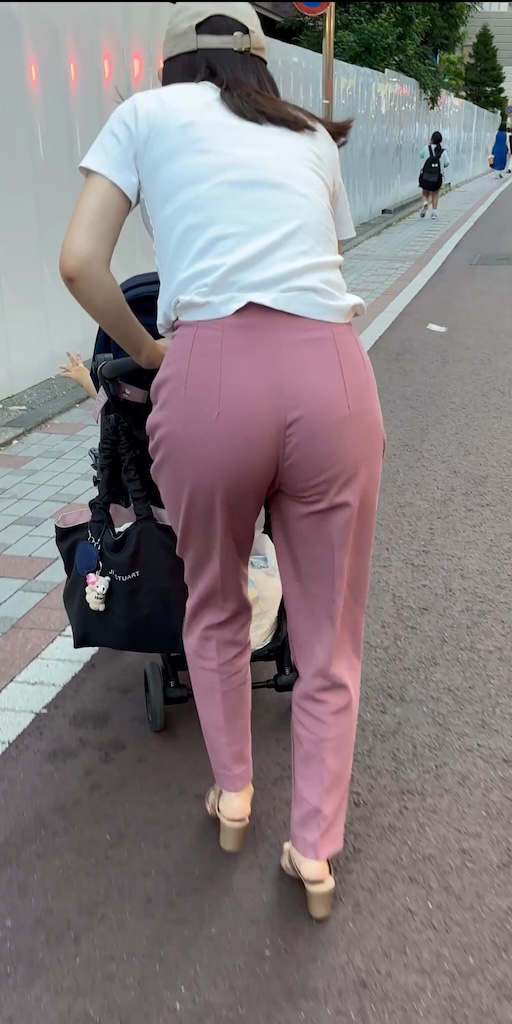 【再販】《４K・高画質》 No.1274「背徳感！ベビーカーを押すセレブ美人若妻4選」