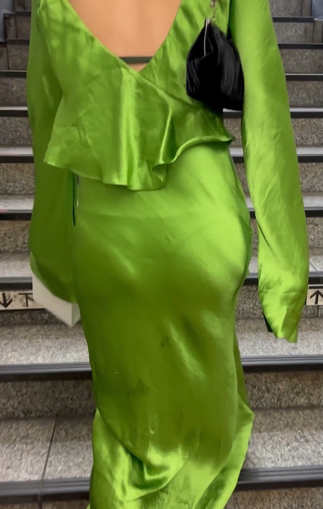 【再販】《４K・高画質》 No.1417「パーティー行く前に！？最高に透けるTラインのパーティードレス」