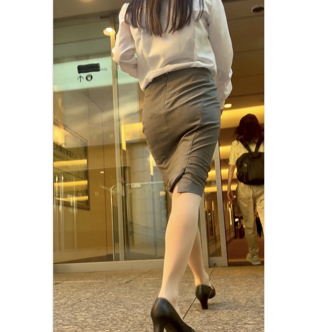 【448】黒髪美人OLさんのタイトスカート歩行をじっくりと！(後編)