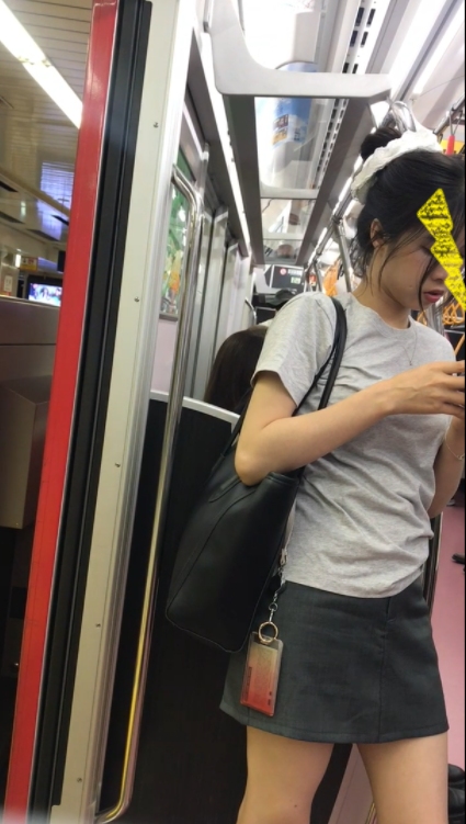 ミニスカスレンダー留学生至近距離ﾛｯｸｵﾝ！