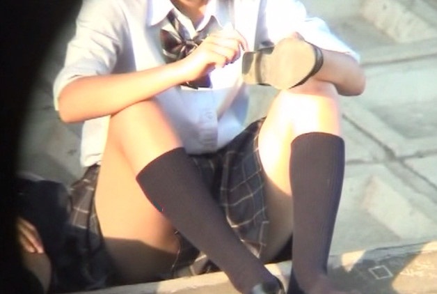 【再販】J○ 股開きパンチラ 2人組