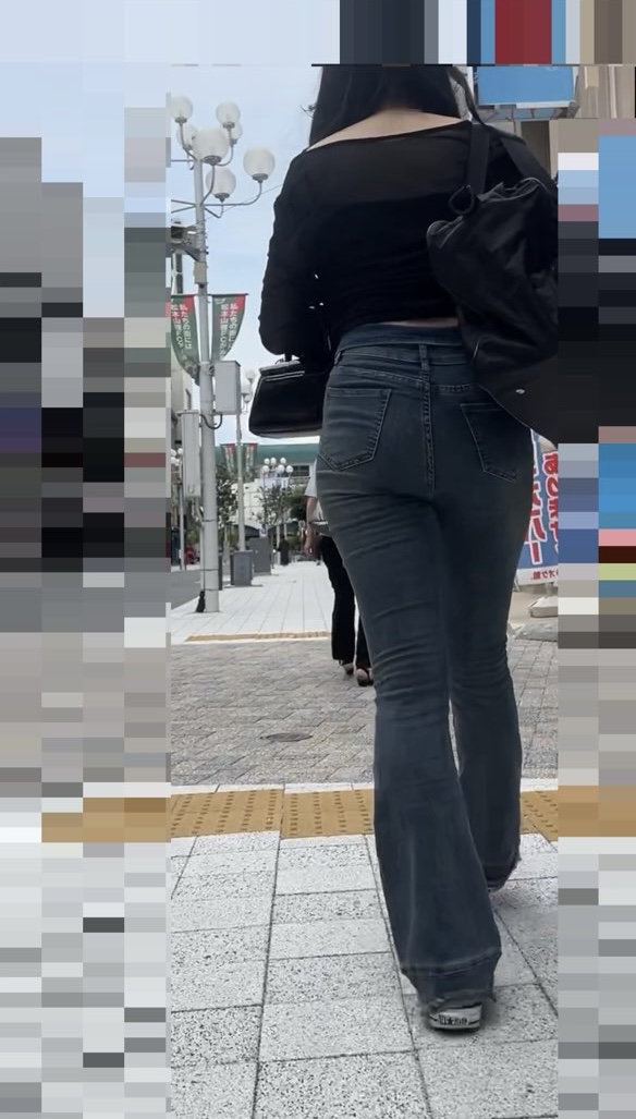 【再販】デカ尻ギャルを追跡尾行！歩行でブルンブルン！