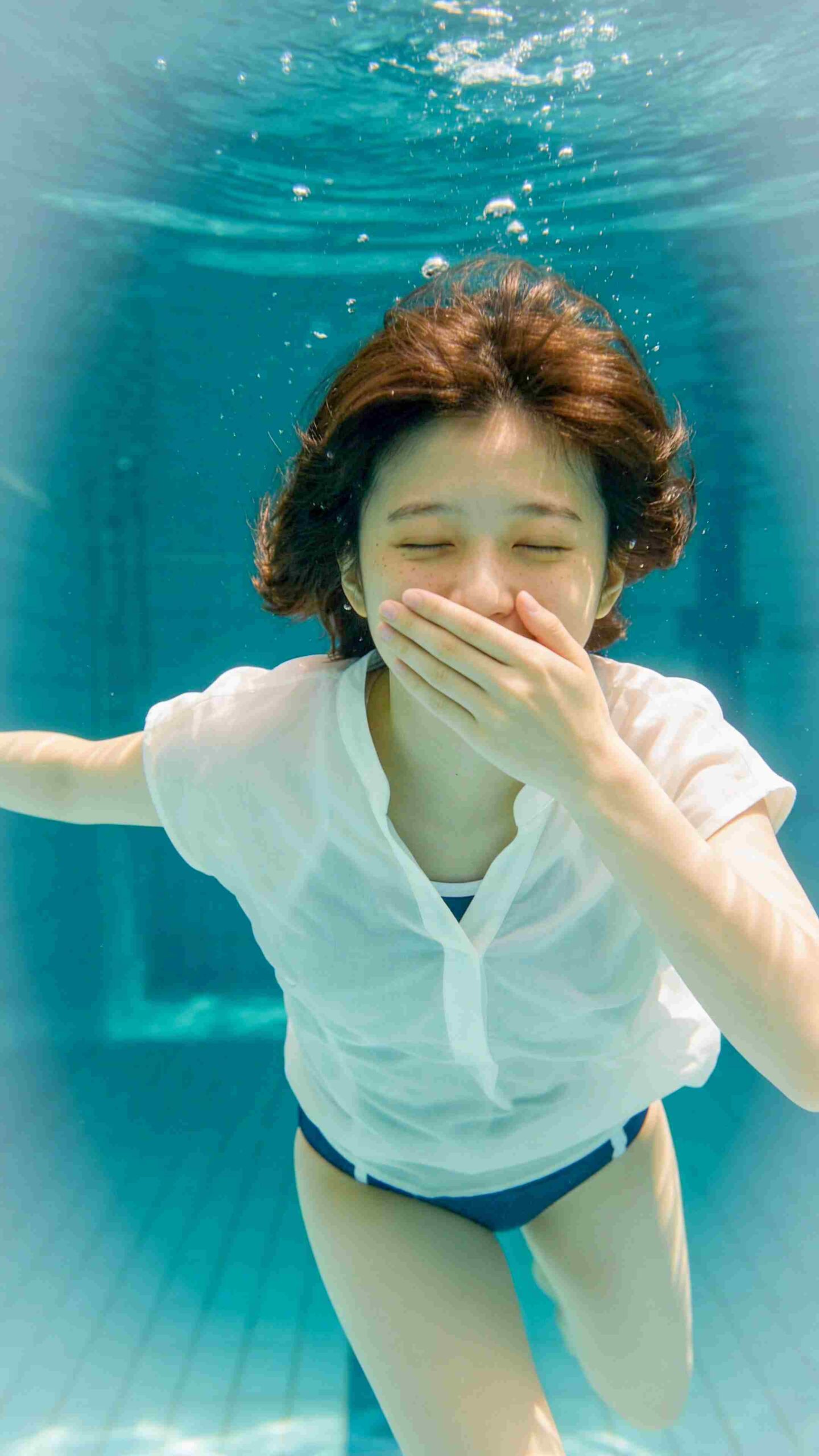 【80枚超】20歳女子大生・陽菜の夏休みコスプレでプールへ！