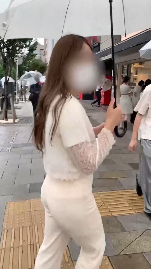 【再販】No.1354「ゾクッ、ガン睨み！誰でも追いかけたくなる美スタイル美女」