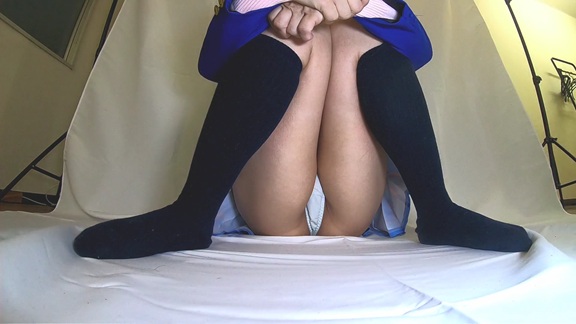 【再販】【画像・動画】コスプレイヤーのスカートをローアングル撮影！生パンツをがっつり撮影！～ラ〇ライブ！矢〇にこ編～【超接写】