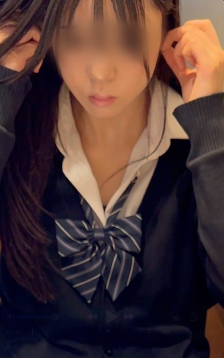 【再販】14分の長尺 テーブル下を覗き込み！超絶S級制服美女の対面エロ過ぎる生脚を堪能