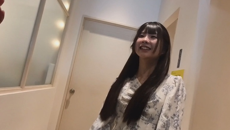 【再販】純粋無垢、姫カットの大学入学前少女を着替えさせ！