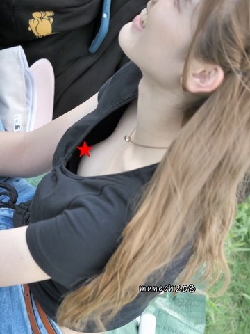 【再販】munech208 風に揺られる胸元から鮮明な乳首