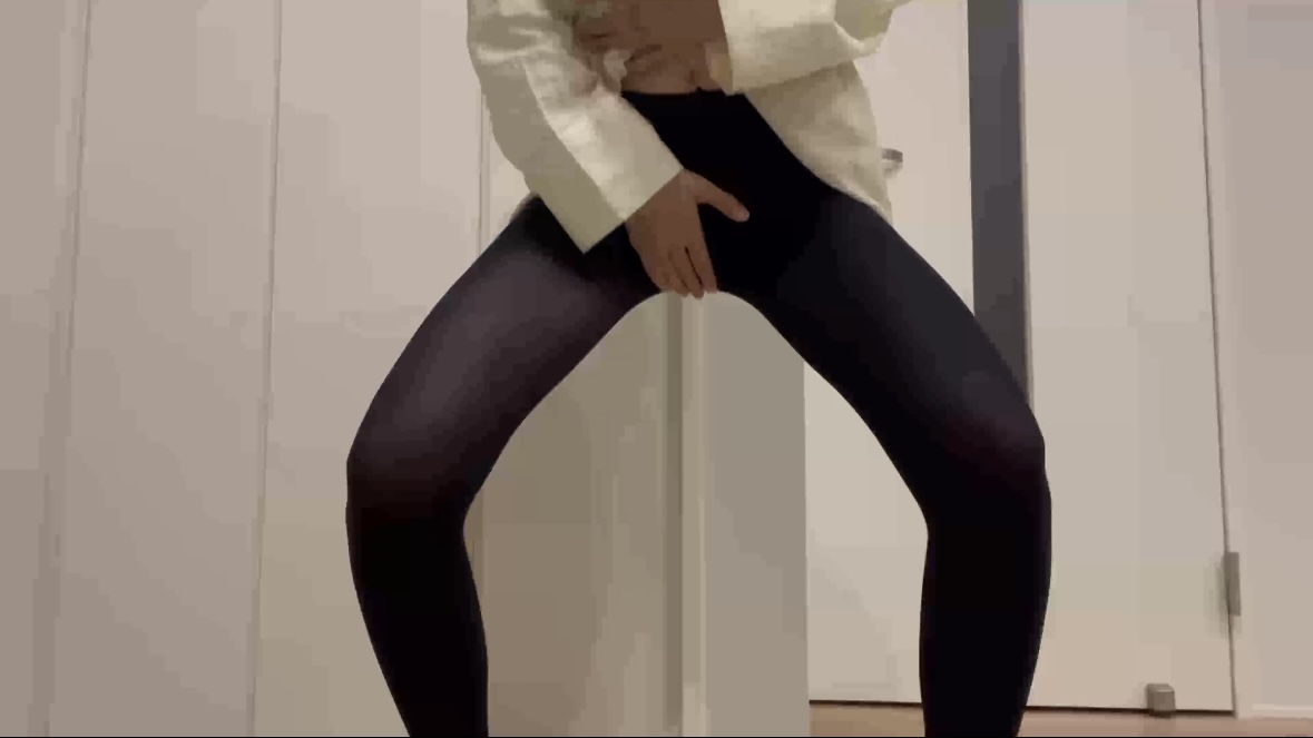 ガニ股黒タイツでご主人様へのオナニー動画
