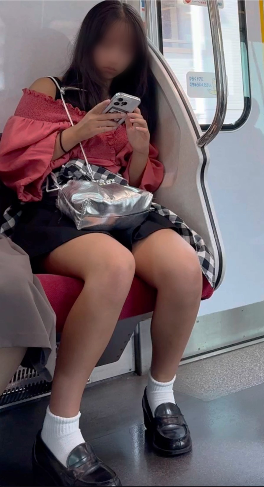 【再販】顔で逝っちゃう超絶S級女子大生の生脚に間興奮しっぱなし