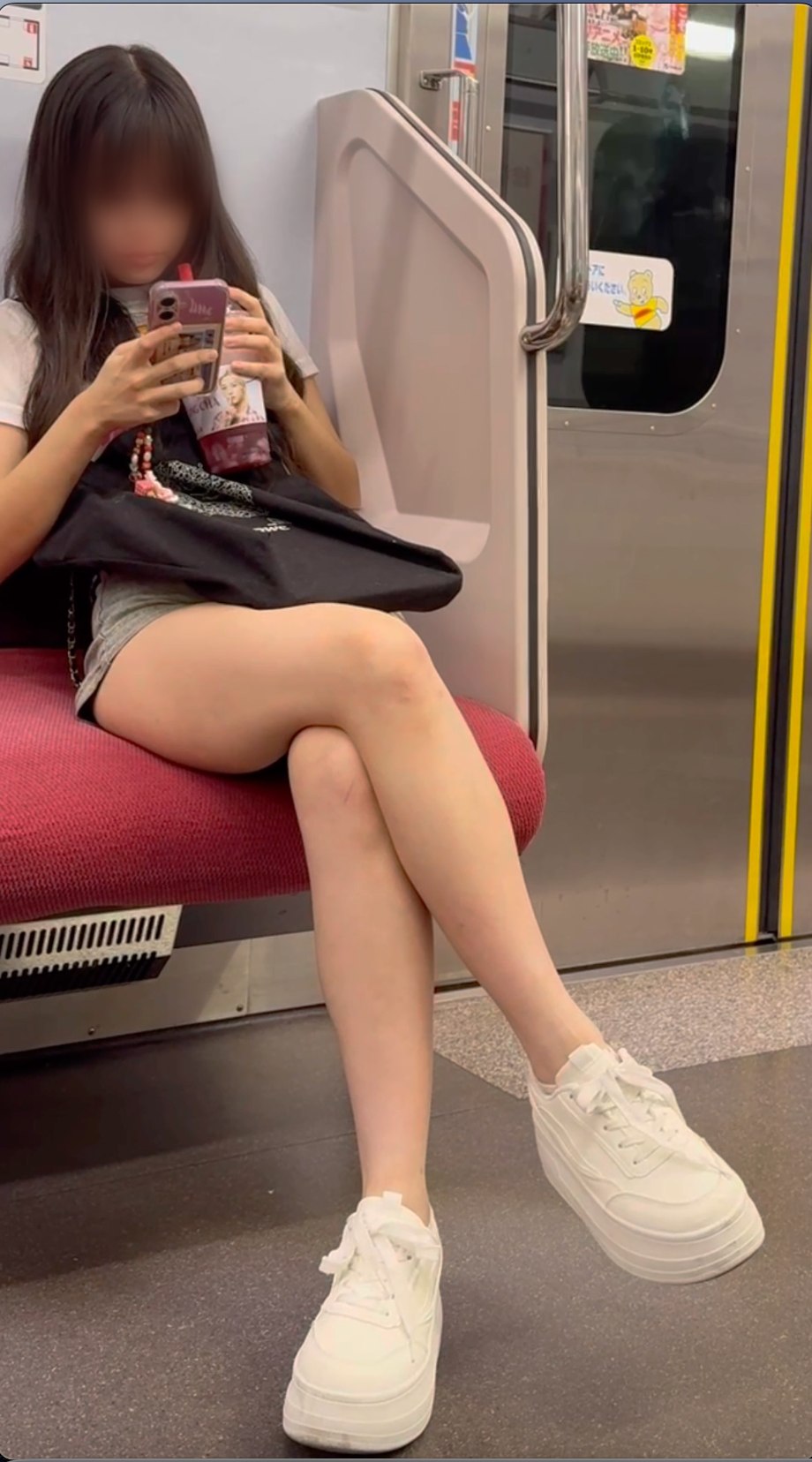 【再販】エロフェロモン大放出！短すぎるショーパンS級美女お姉さんの生脚に刮目せよ