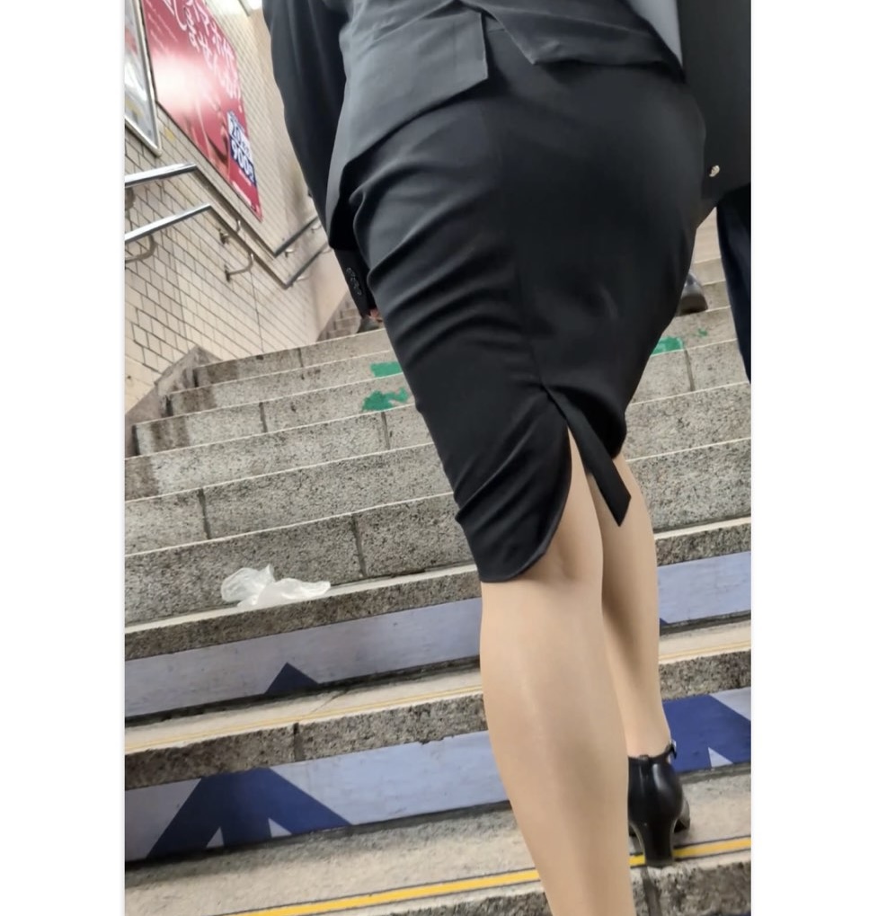 【536】抜群のスタイルとスーツの着こなしを誇るリクスーお姉さんをじっくりと！(後編)