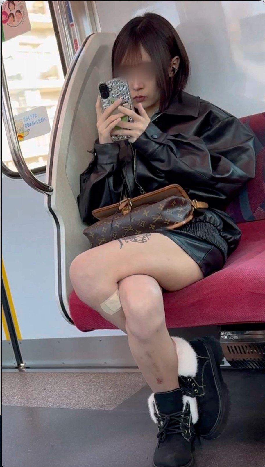 【再販】脚を組んで巻き込む特有のスタイルの超絶S級美人お姉さんの生脚美脚