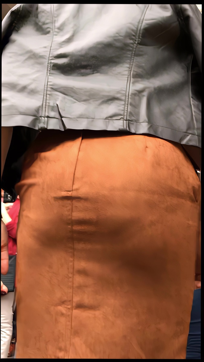 【再販】149肉感的な白パンギャルと厚手のロングスカートをものともしないデカ尻お姉さん