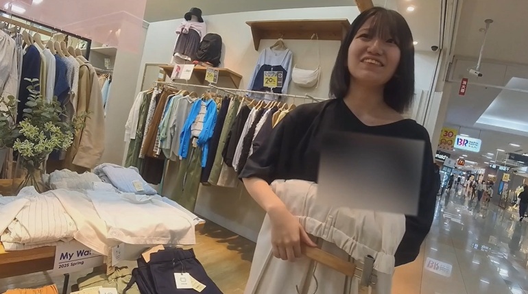 【再販】着せ替え！おまんこの横にぷちオマンコ？ズボンで油断してるとこ