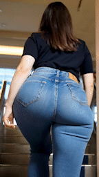【動画•画像】街ゆく女性のムチムチな後ろ姿。