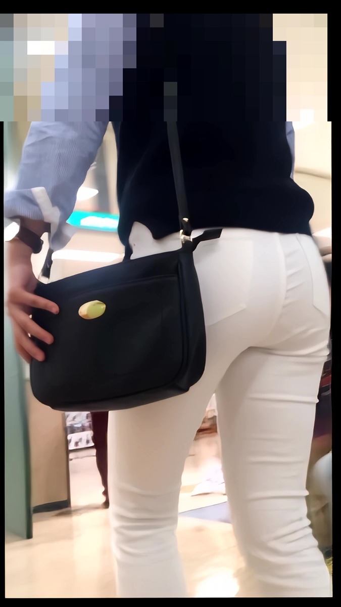 【再販】166魅力的な白パン巨尻２名